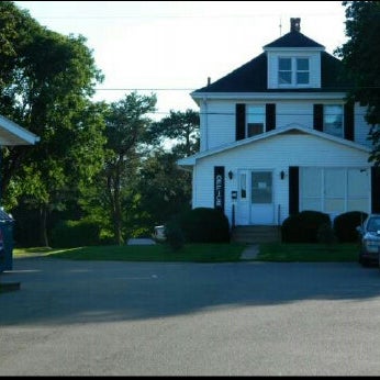 รูปภาพถ่ายที่ Royalty Maples  Motel  &amp; Cottages โดย Chris D. เมื่อ 3/14/2012