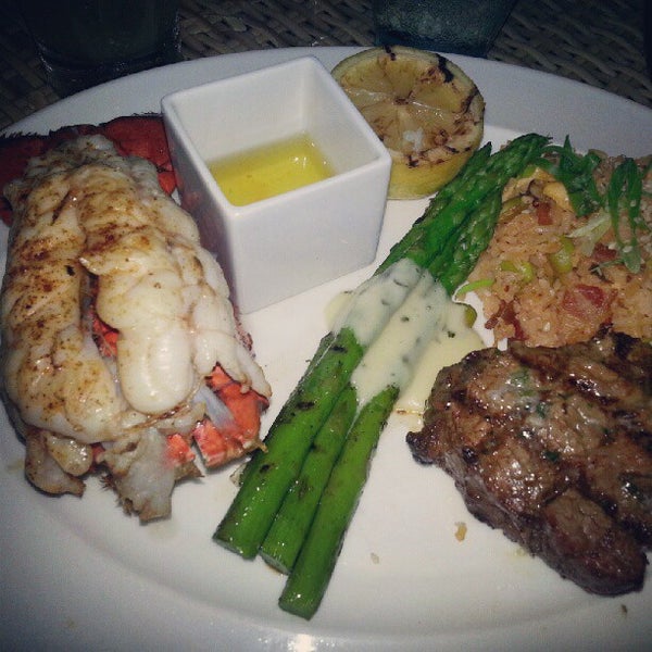 Photo prise au Shor American Seafood Grill par Brandyn le9/9/2012