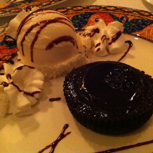 Foto tomada en Dimora Restaurant  por Clara S. el 3/8/2012