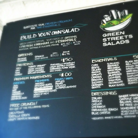 Das Foto wurde bei GreenStreets Salads von CocteauBoy am 6/17/2012 aufgenommen