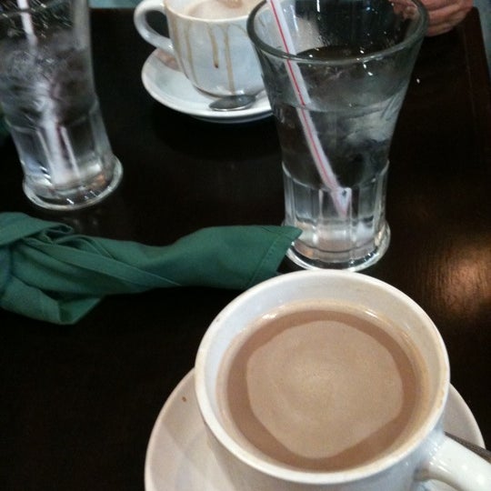 3/31/2012 tarihinde D L.ziyaretçi tarafından Midtown Crêperie &amp; Café'de çekilen fotoğraf