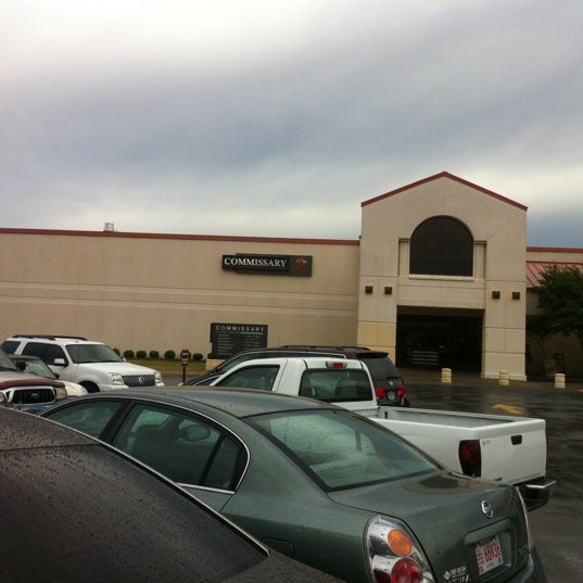 Maxwell AFB Commissary - 3 tips