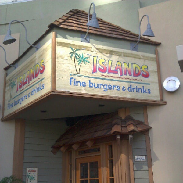 Photo prise au Islands Restaurant par Jason le8/21/2012