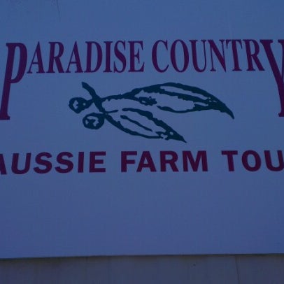 รูปภาพถ่ายที่ Paradise Country โดย Arbain R. เมื่อ 9/8/2012