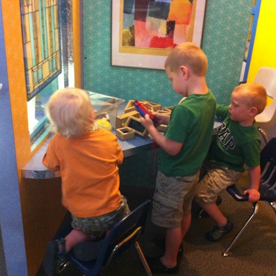 Foto tomada en DuPage Children&#39;s Museum  por Elizabeth K. el 8/21/2012
