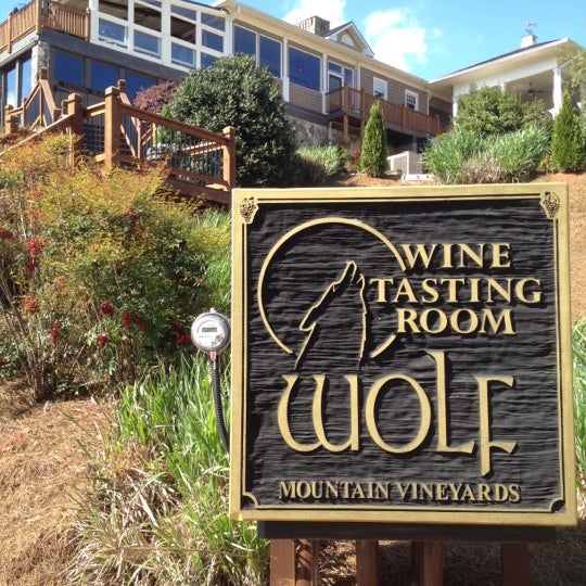 Photo taken at Wolf Mountain Vineyards by Guilherme M. on 3/25/2012
