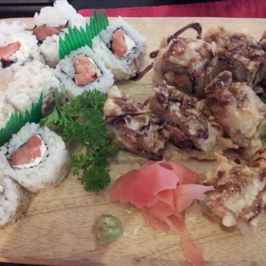 Photo taken at Restaurante Sakura by Karen A. on 7/10/2012