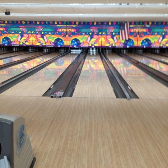 Brunswick Zone Woodridge Lanes (Now Closed) Bowling Alley in Woodridge