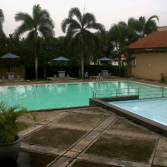 Kolam Renang Vila Dago Tol Pool In Serpong