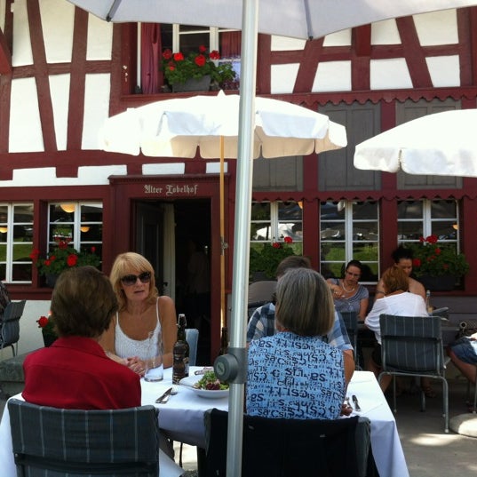 Снимок сделан в Restaurant Alter Tobelhof пользователем Erhard R. 8/19/2012