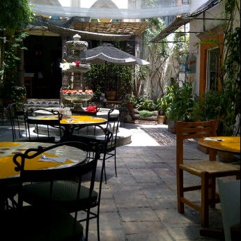 Foto tirada no(a) Café de la Parroquia por Jonathan C. em 6/6/2012