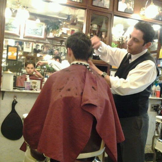 Foto scattata a York Barber Shop da Javier G. il 3/24/2012