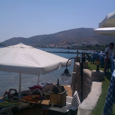 8/16/2012 tarihinde Burak K.ziyaretçi tarafından Ekin Plaj Bar'de çekilen fotoğraf