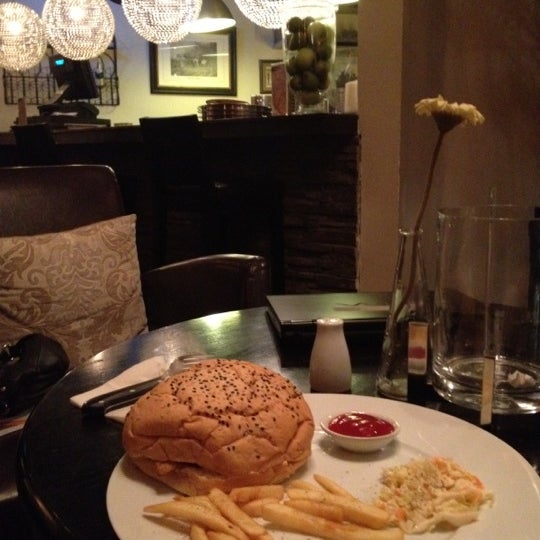 Dejavu Restaurant - 104, Dataran Jelatek, Jalan Jelatek