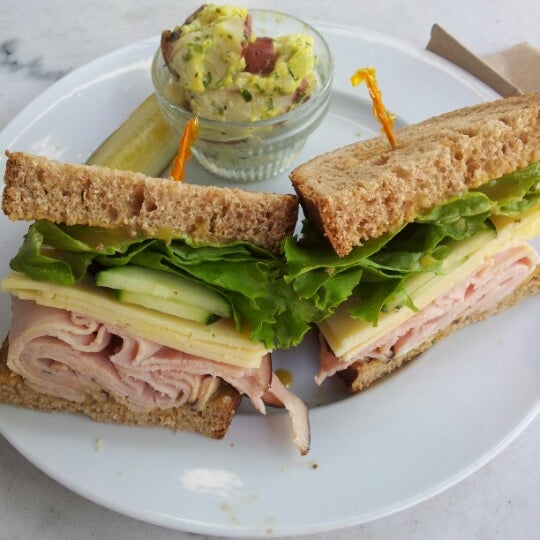 Gilbert's Main Street Bagel Deli Deli / Bodega