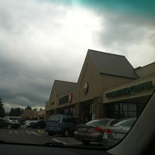 Safeway Grocery Store in Covington