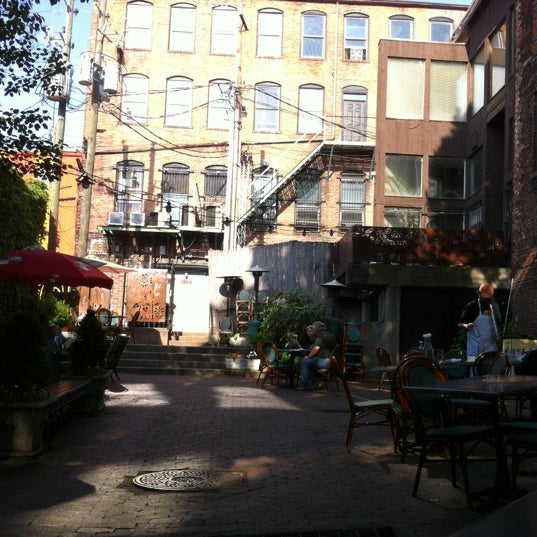 Photo taken at L&#39;Ecluse a Bouchon by Chris A. on 4/28/2012