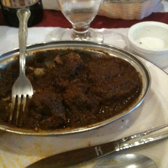 6/17/2012 tarihinde Kip W.ziyaretçi tarafından Darbar Indian Cuisine'de çekilen fotoğraf