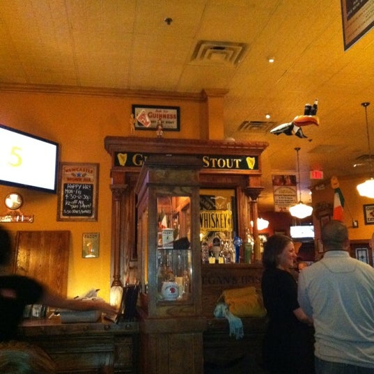 Foto tirada no(a) Keegan&#39;s Irish Pub por Alan W. em 2/18/2012