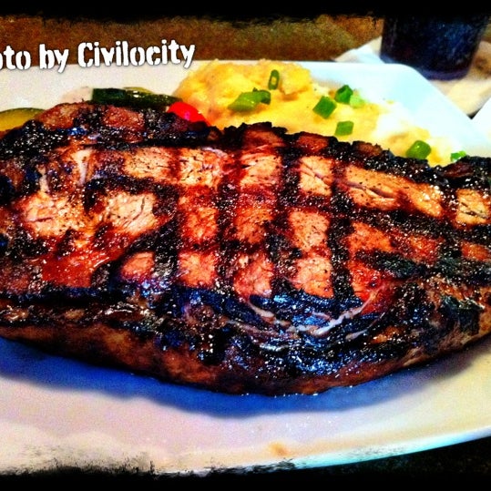 7/25/2012にCivilocity J.がRogue Tavernで撮った写真