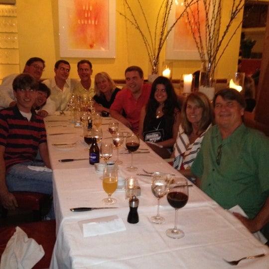 Das Foto wurde bei Joe&#39;s Restaurant von Chris A. am 5/11/2012 aufgenommen