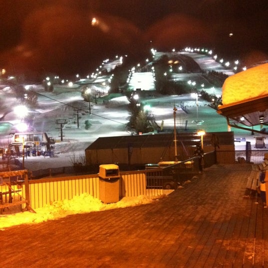 รูปภาพถ่ายที่ Centre de Ski Stoneham โดย Francois D. เมื่อ 2/17/2012