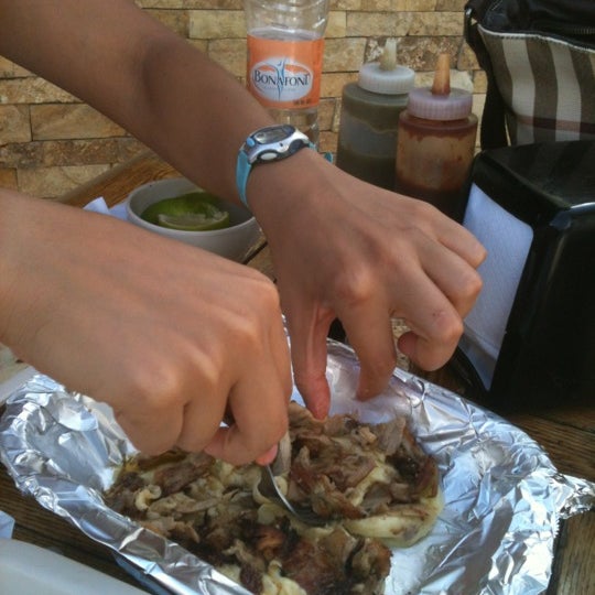 8/26/2012にCharlie G.がEl Saudí Tacos y Tortas Arabesで撮った写真