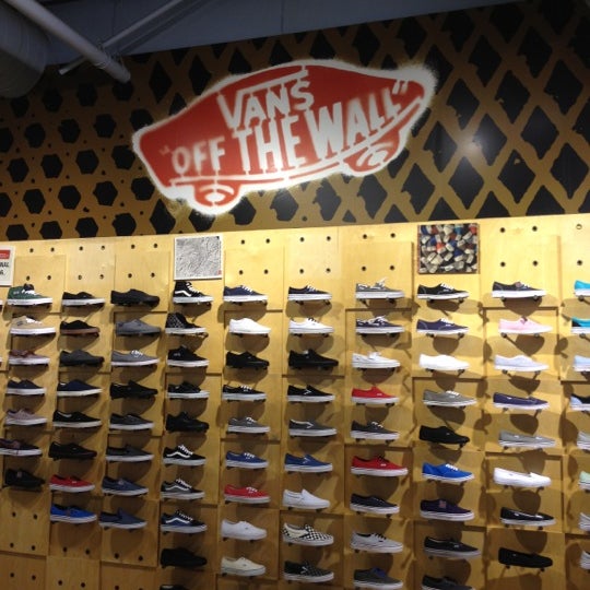 vans at fashion valley mall