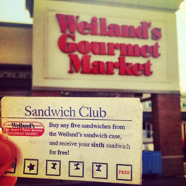 Foto tirada no(a) Weiland&#39;s Market por Sean C. em 8/31/2012