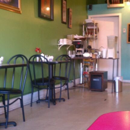 Photo taken at 5 Loaves Eatery by JL J. on 3/17/2012