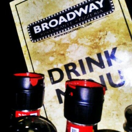 Foto tirada no(a) Broadway Ristorante &amp; Pizzeria por Lorin B. em 8/21/2012