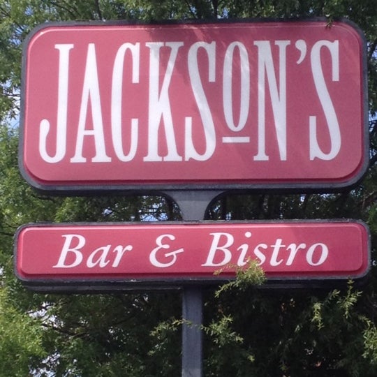 6/10/2012 tarihinde Cristi C.ziyaretçi tarafından Jackson&#39;s Bar &amp; Bistro'de çekilen fotoğraf