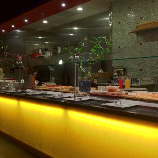 4/1/2012 tarihinde Ming Hwa L.ziyaretçi tarafından Aji Japanese Restaurant'de çekilen fotoğraf