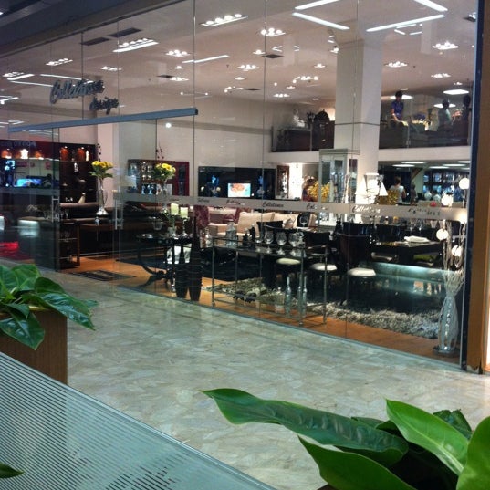 Foto tirada no(a) Shopping Lar Center por Alberto C. em 4/15/2012