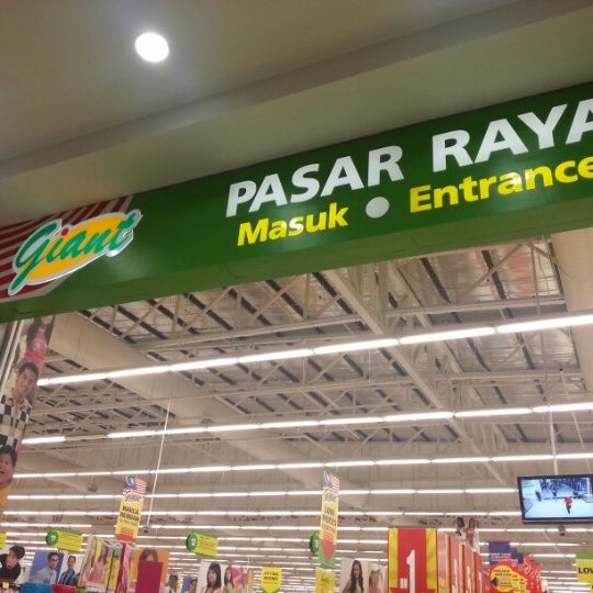 Giant Hypermarket Now Closed Supermarket In Kuching