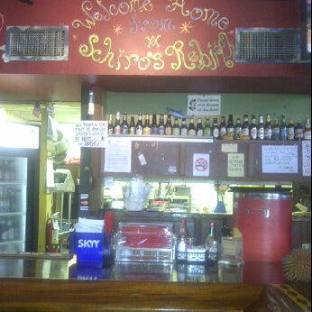 รูปภาพถ่ายที่ Schiro&#39;s Cafe &amp; Bar โดย Ami D. เมื่อ 4/12/2012
