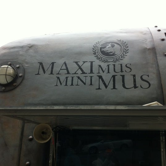 Снимок сделан в Maximus / Minimus пользователем Eric O. 4/24/2012