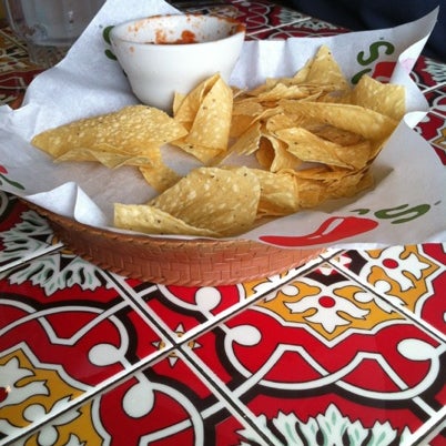 Photo taken at Chili&#39;s Grill &amp; Bar by Elizabeth M. on 8/7/2012