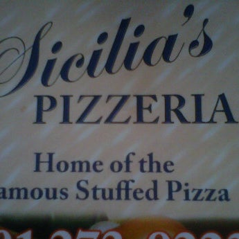 Photo taken at Sicilia&#39;s Pizzeria by ᴡ P. on 3/25/2012