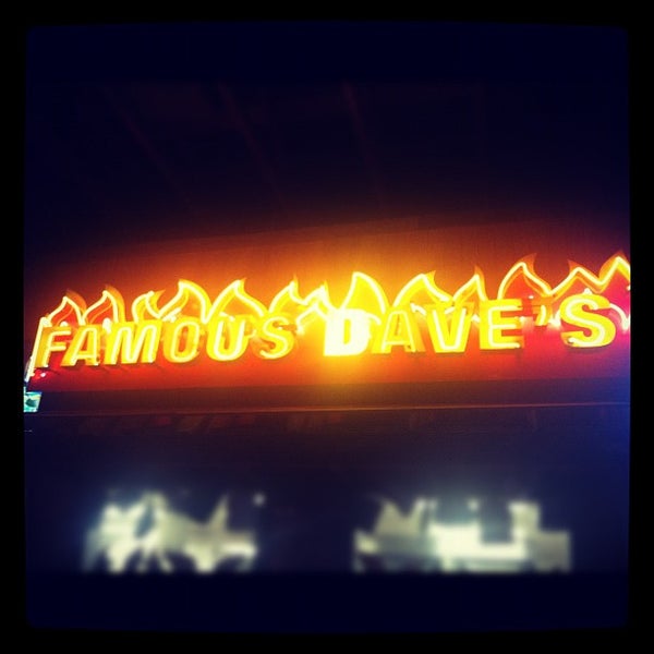 Photo taken at Famous Dave&#39;s by Ernie M. on 8/16/2012
