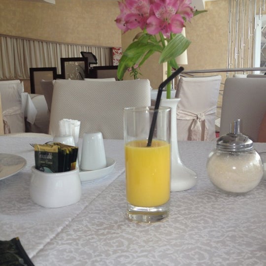 รูปภาพถ่ายที่ Ramada Donetsk Hotel โดย Donskaya Lena เมื่อ 7/16/2012
