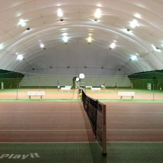 Чекерил теннисные корты