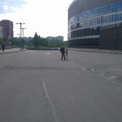 где припарковаться у ледового дворца