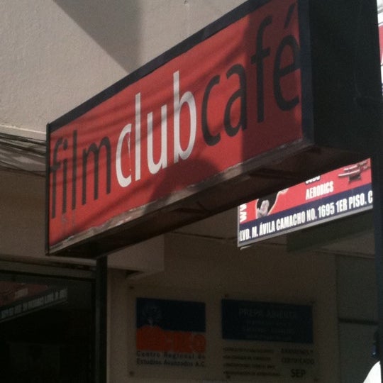 รูปภาพถ่ายที่ Film Club Café โดย Francisco B. เมื่อ 3/20/2012