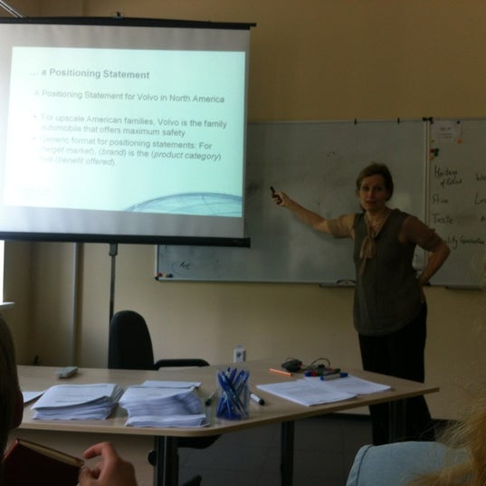รูปภาพถ่ายที่ Edinburgh Business School Kiev โดย Andriy D. เมื่อ 5/20/2012