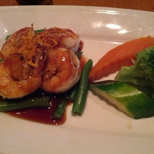 Снимок сделан в No.1 Sushi пользователем Rob R. 7/4/2012