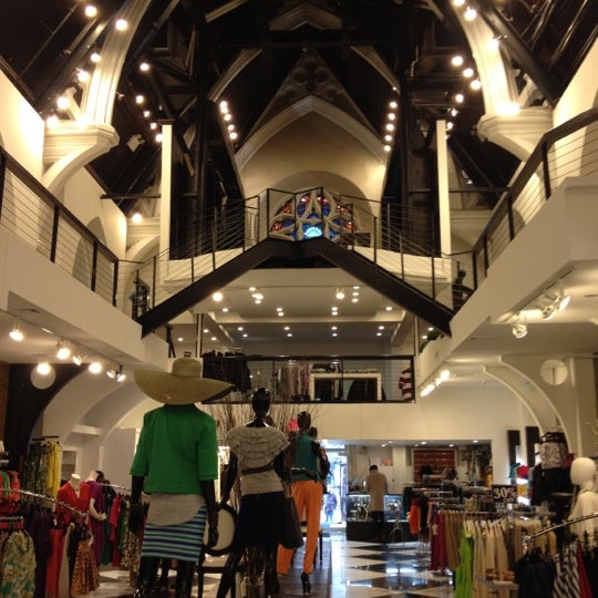 รูปภาพถ่ายที่ Limelight Shops โดย Joanna M. เมื่อ 3/5/2012