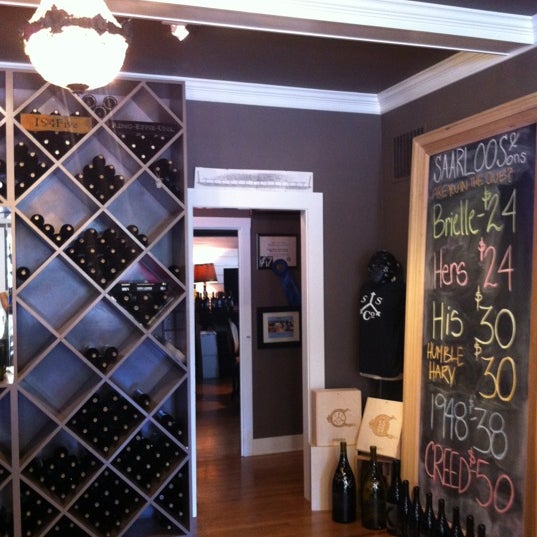 รูปภาพถ่ายที่ Saarloos &amp; Sons Tasting Room โดย Alli เมื่อ 8/13/2012