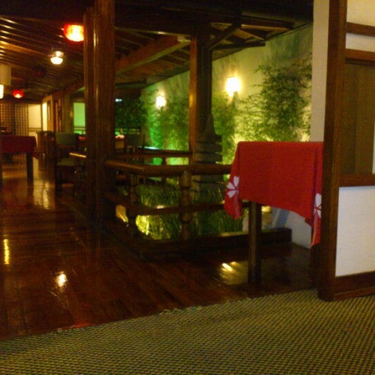 รูปภาพถ่ายที่ Restaurante Sakura โดย Andrés T. เมื่อ 7/7/2012