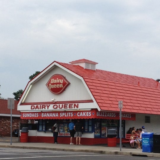 Dairy Queen Ice Cream Shop in Downtown Stamford